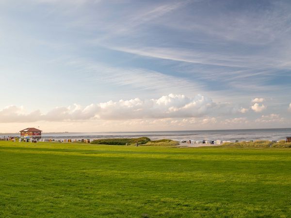 Strand Hooksiel vom Deich aus
