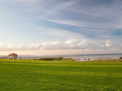 Strand Hooksiel vom Deich aus